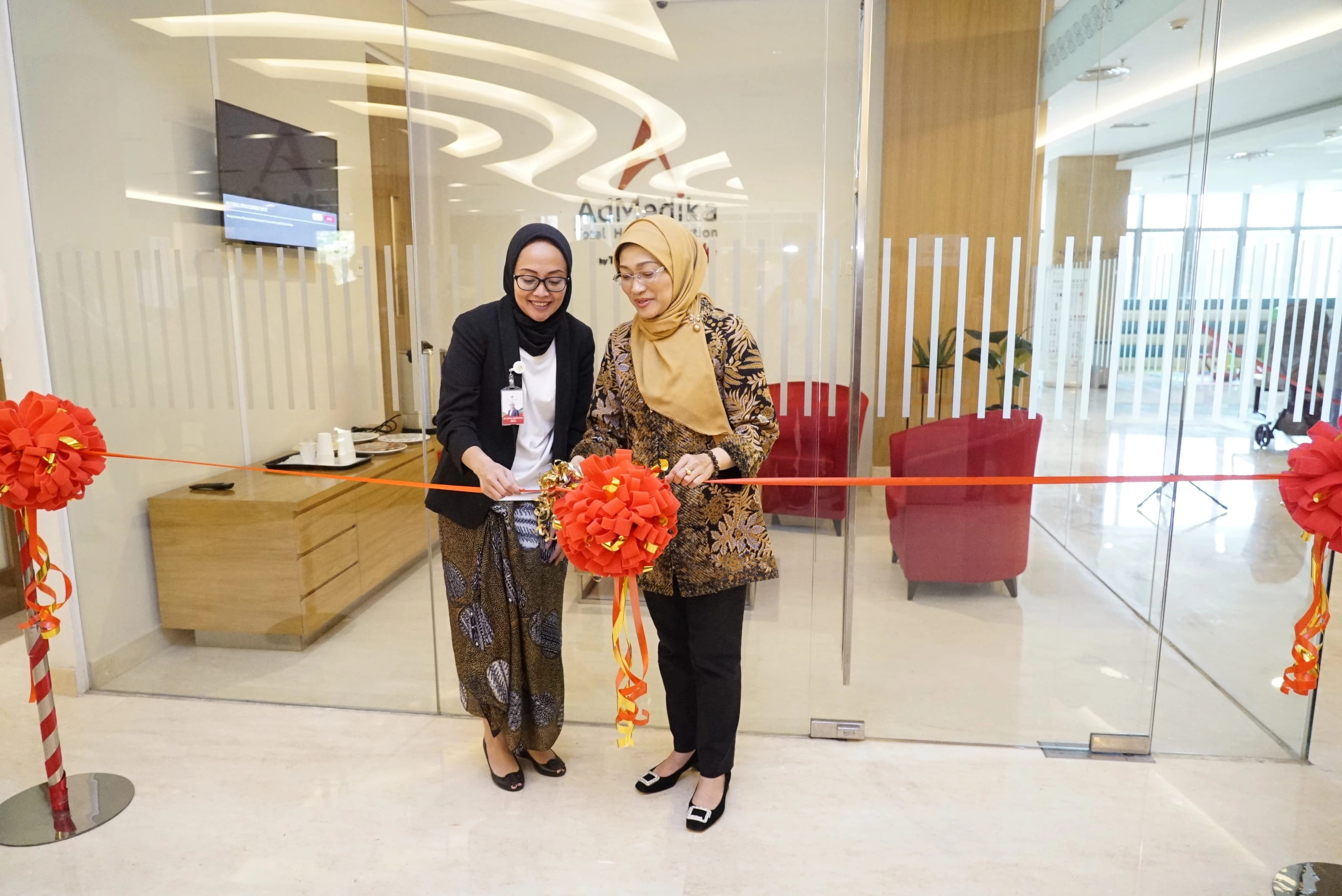 Sambut Hari Pelanggan Nasional, Admedika Persembahkan Executive Lounge di Eka Hospital